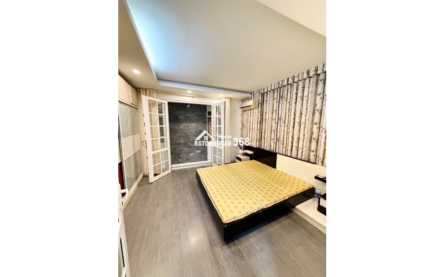 Hiếm nhà lô góc Hoàng Hoa Thám gần phố 2 thoáng 52m² x 4 tầng hơn 11 tỷ