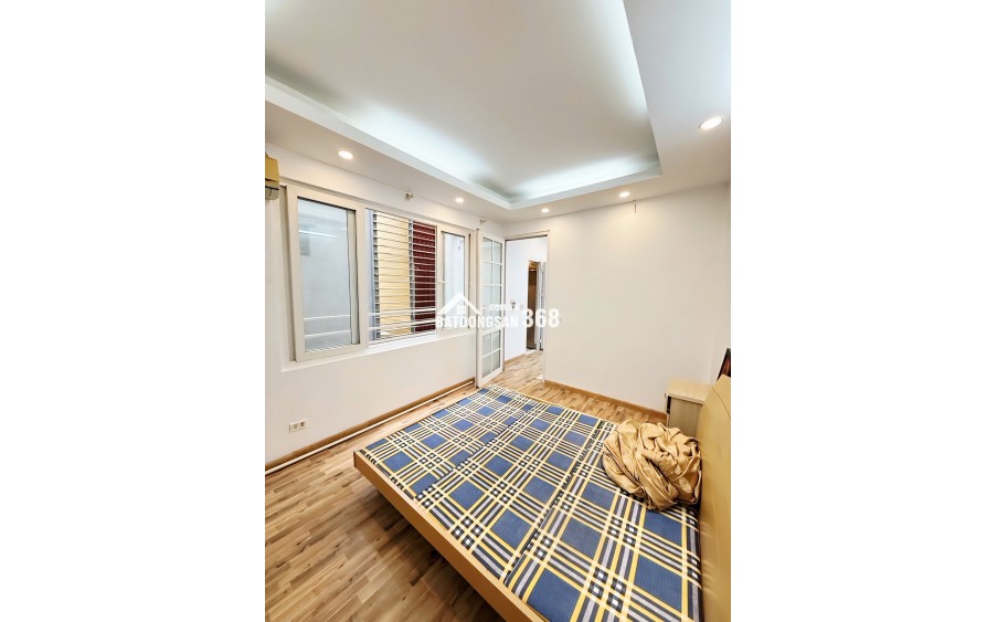 Hiếm nhà lô góc Hoàng Hoa Thám gần phố 2 thoáng 52m² x 4 tầng hơn 11 tỷ
