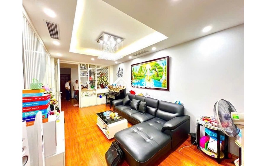 Bán nhà phố Nguyễn Khánh Toàn gần phố ngõ thông kinh doanh 55m² x 5 tầng 14 tỷ