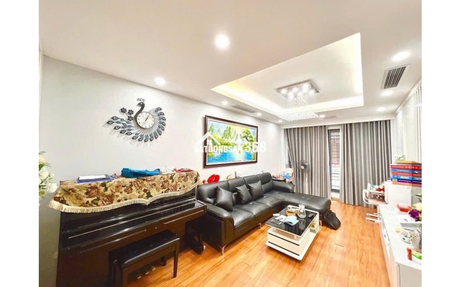 Bán nhà phố Nguyễn Khánh Toàn gần phố ngõ thông kinh doanh 55m² x 5 tầng 14 tỷ