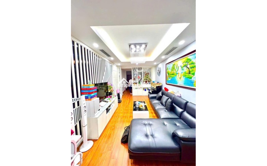 Bán nhà phố Nguyễn Khánh Toàn gần phố ngõ thông kinh doanh 55m² x 5 tầng 14 tỷ