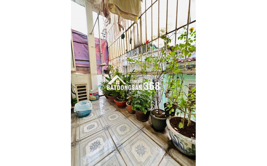  NHÀ ĐẸP LẠC LONG QUÂN – 3 TẦNG – CHÍNH CHỦ BÁN GẤP! 