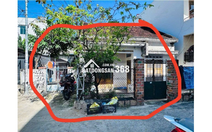 BÁN NHÀ HẺM ĐẶNG TẤT – GẦN BIỂN, 217M² – GIÁ CHỈ 12 TỶ (THƯƠNG LƯỢNG)
 • Vị trí: Hẻm đường Đặng Tất, khu vực dân cư yên tĩnh, cách biển chỉ vài phút
