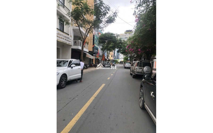BÁN ĐẤT MẶT TIỀN ĐƯỜNG HÀN THUYÊN - NHA TRANG (XƯƠNG HUÂN)
- Diện tích 85.1m2 full ODT
- Ngang 5.31m nở hậu 5.37m. Hướng Đông Bắc
- Đường trước