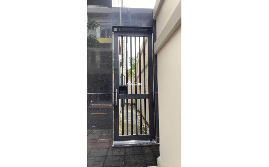 Nhà mặt phố Thống Nhất, Dĩ An: Vị trí vàng, kinh doanh đỉnh, 69m2, 3 tầng, 4PN, 6WC, sổ hồng trao tay, giá hời 8.4 tỷ!