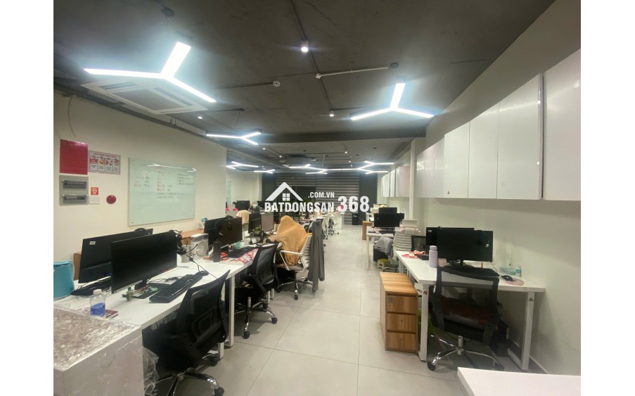 Bán nhà mặt tiền Lê Đình Thám, Tân Phú – 179,7m² – 1 hầm, 5 tầng, full nội thất văn phòng cao cấp – giá 38,5 tỷ