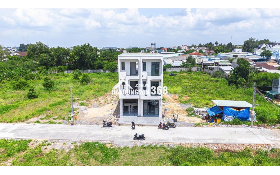 Bán gấp nhà 3 tầng, Thủ Dầu Một, giá chỉ 2,95 tỷ,hỗ trợ vay lên đến 70%!!!