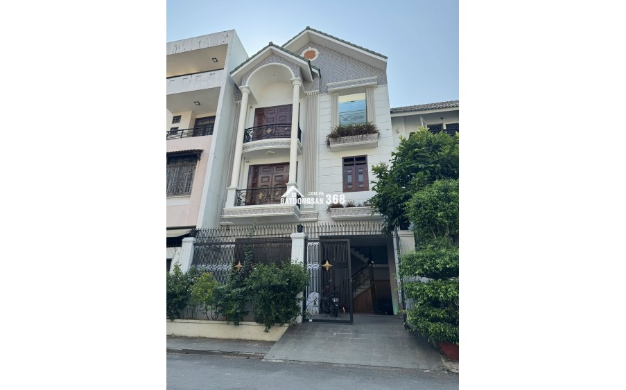 Cho thuê căn biệt thự đường 23, Hiệp Bình Chánh, nhà xây 1 trệt 2 lầu, sân thượng. DT 8x15