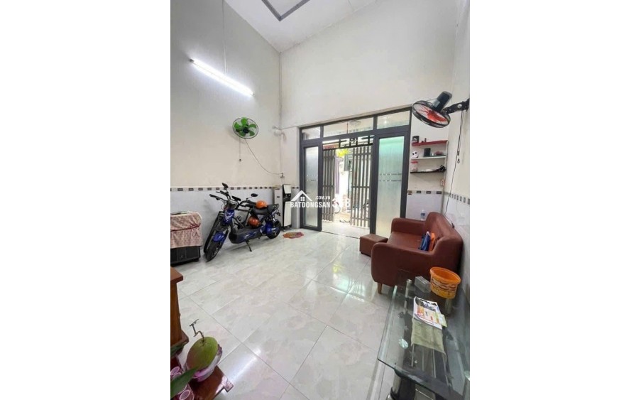 Bán nhà 2 tầng 4x12m. 2,65 t.ỷ. sổ hồng riêng. gần Chợ Thới Tứ .Hóc Môn