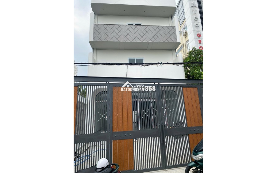 Nhà mặt tiền Phạm Văn Đồng, ngay Gigamall. DT 7.4x29 nhà 1 trệt 2 lầu mới xây