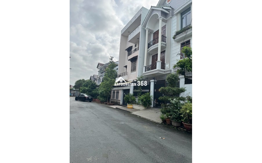 Cho thuê căn biệt thự đường 23, Hiệp Bình Chánh, nhà xây 1 trệt 2 lầu, sân thượng. DT 8x15
