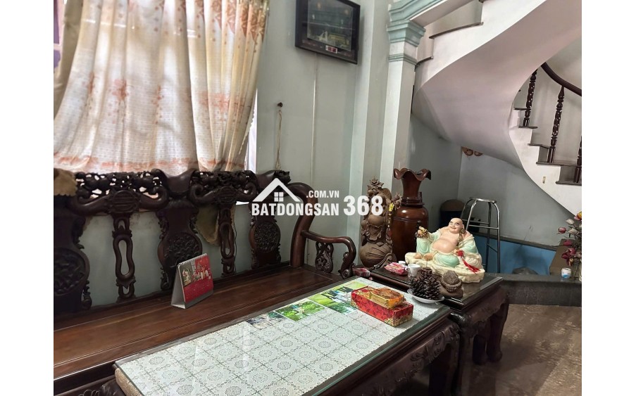 Bán nhà mặt tiền Dương Công Khi, Hóc Môn. DT 200m2, 3 tầng, 6PN. Sổ hồng, giá 15 tỷ.