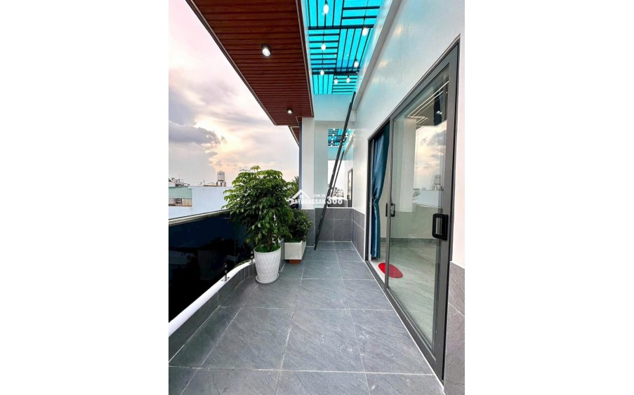Nhà Nguyễn Ảnh Thủ, Hẻm Ô tô quay đầu, 70m2 5 tầng 5PN, sổ hồng. Nhỉnh 7 tỷ!