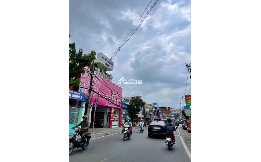Nhà 4 tầng, 1 xẹt Đỗ Xuân Hợp, Phước Long B (Q9 cũ), đối diện chợ, 4 phòng ngủ, nhỉnh 5 tỷ