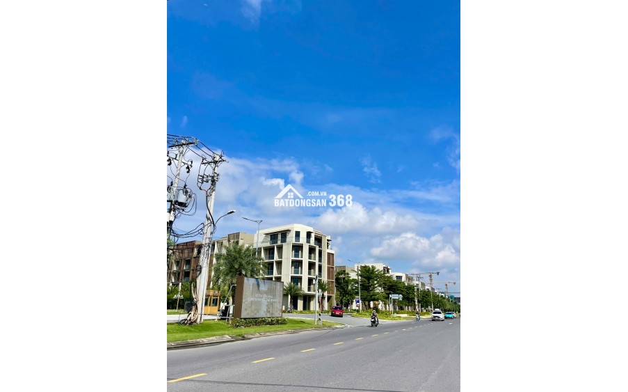 Nhà ngang 5m, hẻm 1 xẹt sát Đỗ Xuân Hợp, Phước Long B (Q9 cũ), 3 tầng kiên cố, giá chỉ 5 tỷ.