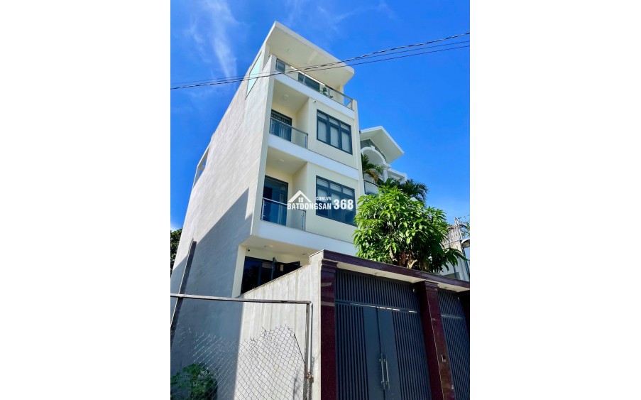Nhà 4 tầng, 1 xẹt Đỗ Xuân Hợp, Phước Long B (Q9 cũ), đối diện chợ, 4 phòng ngủ, nhỉnh 5 tỷ