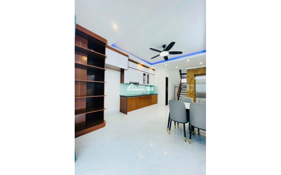 Chính Chủ Bán Nhà Cầu Giấy 38m2 6 Tầng Thang Máy Xây Mới Ô Tô Đỗ Cổng Hơn 10 Tỷ