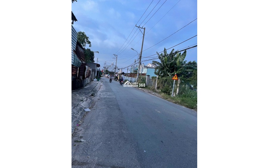 Bán đất thổ cư Hóc Môn, đường Phùng Thị Chuyện, 226m2, SHR, giá 7 tỷ - LH: