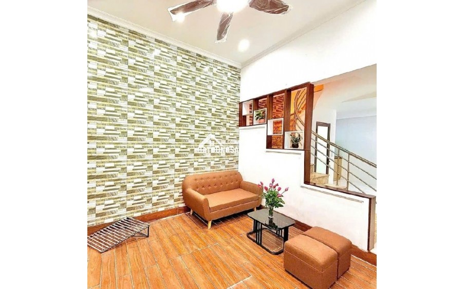 Nhà Khương Trung 32m 6.8 tỷ, 4 ngủ, ngõ ba gác, thoáng sáng, gần hồ, ở ngay.