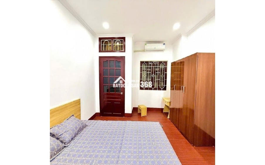 Nhà Khương Trung 32m 6.8 tỷ, 4 ngủ, ngõ ba gác, thoáng sáng, gần hồ, ở ngay.