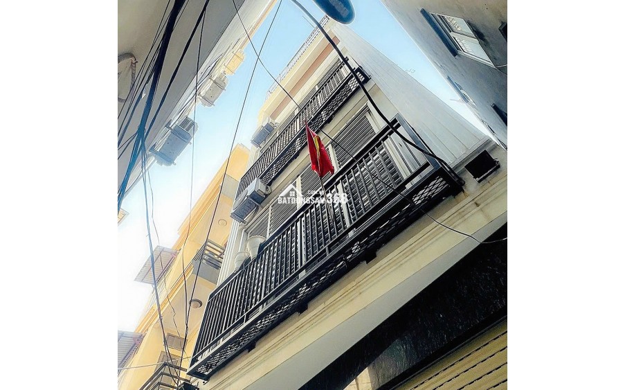 Nhà Khương Trung 32m 6.8 tỷ, 4 ngủ, ngõ ba gác, thoáng sáng, gần hồ, ở ngay.
