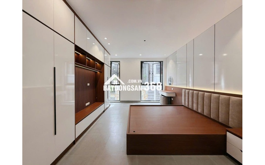 Bán Gấp Nhà Cầu Giấy 6 Tầng Thang Máy 40m2 Chỉ Nhỉnh 9 tỷ