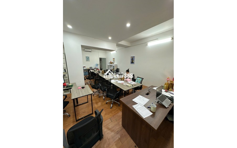Cho thuê nhà mặt phố Hoàng Sâm, Cầu Giấy. DT 47m2 , MT 5m, 9 triệu/tháng. LH: 0916109086
