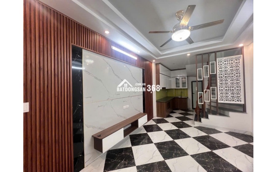 SIÊU HÓT - BÁN NHÀ TRUNG TÂM THẠCH BÀN- 30M², MT 4.5 M - 5 tầng – CHỈ 6.X TỶ,  Ô TÔ TRÁNH