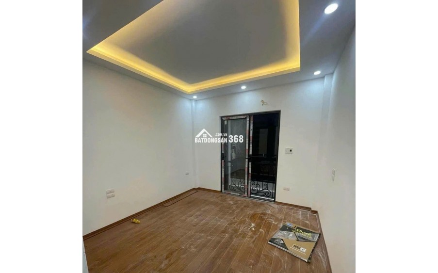 Bán nhà Quan Nhân 26m – nhà mới 5 tầng, ngõ thông, trước nhà 2.5 m, đi bộ ra phố.