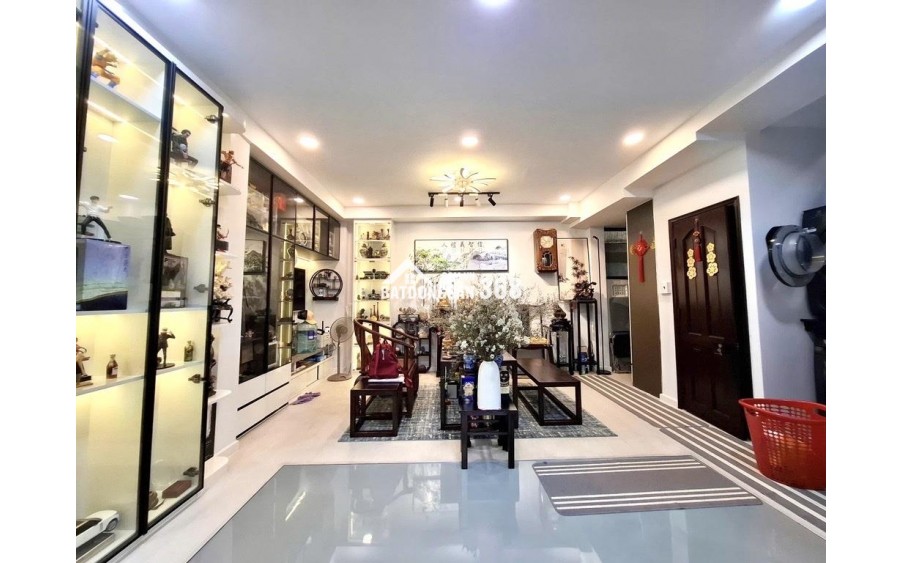 BÁN NHÀ HẺM XE HƠI – LÊ VĂN SỸ – QUẬN 3
5 TẦNG – SÂN THƯỢNG – 4 PHÒNG NGỦ – NỞ HẬU