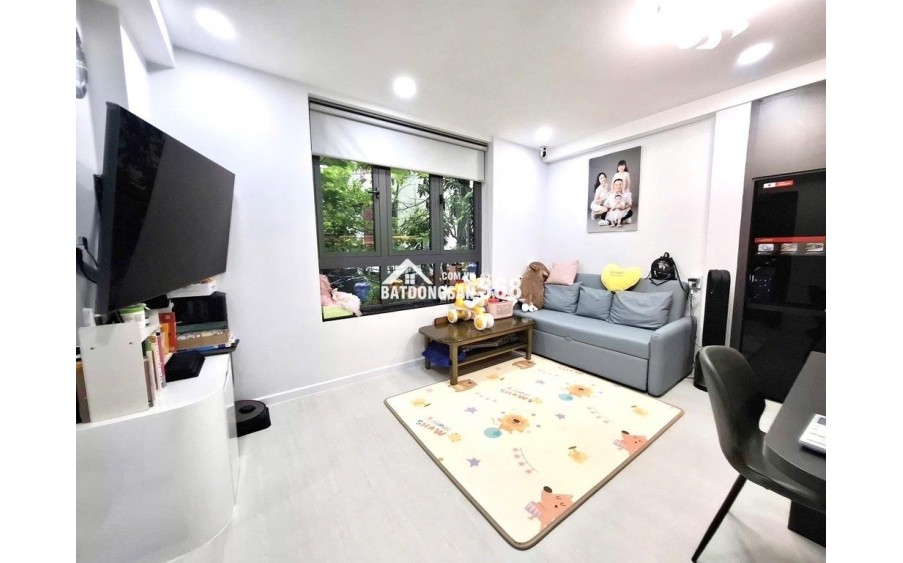 BÁN NHÀ HẺM XE HƠI – LÊ VĂN SỸ – QUẬN 3
5 TẦNG – SÂN THƯỢNG – 4 PHÒNG NGỦ – NỞ HẬU