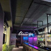 Sang quán bar mặt bằng lầu 3, KP Nhật hẻm 8A Thái Văn Lung Q1
