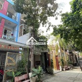 Nhà 3 tầng thích hơp cho ngươi lớn tuổi, hẽm cụp đường 8m ô tô r vào thỏi mái giá bán 6.5 tỷ ZaLO79-53.53.53O