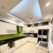 Hiếm nhà lô góc Hoàng Hoa Thám gần phố 2 thoáng 52m² x 4 tầng hơn 11 tỷ