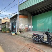 Kho 4t.ỷ Thới Tam Thôn, Hóc Môn, đường ôtô .
 Lh 07838 +93838 để xem kho