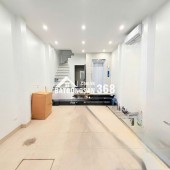 Bán Gấp Nhà Cầu Giấy 6 Tầng Thang Máy 40m2 Chỉ Nhỉnh 9 tỷ