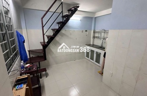 Cho Thuê Phòng trọ kiểu CCMN Quận 4 mới chỉ hơn 2 triệu/tháng, có lầu ở được 2 người.