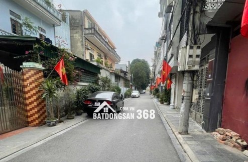  NHÔ 4 TỶ NHÀ 3 TẦNG -DÂN XÂY - OTO ĐỖ CỬA- FULL THỔ CƯ- GẦN CẦU NHẬT