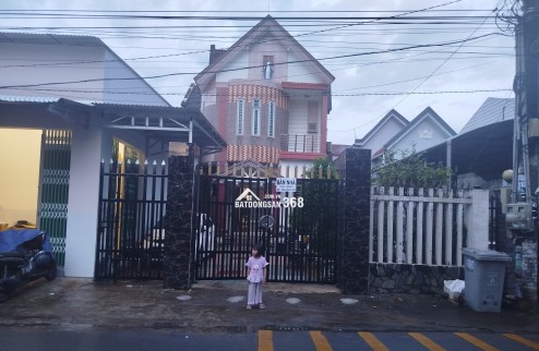 Cần bán nhà đất biệt thự đường Tây Hòa 02