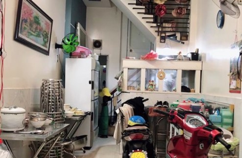 Hot mặt tiền nguyễn đình khơi