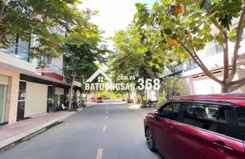Bán Nhà 3 Tầng Có Thang Máy KĐT Hà Quang 2 Gần Đường Số 4 Gân Biển Nha Trang 
 Diện tích: 80m ngang 5 dài 16m 
Thiết kế 3 Tầng có thang máy , 3 phòng