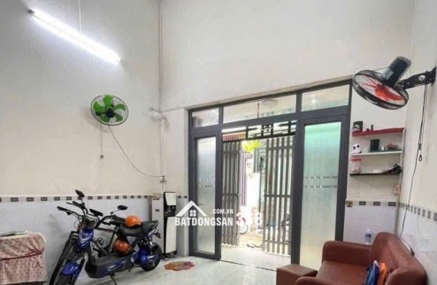 Bán nhà 2 tầng 4x12m. 2,65 t.ỷ. sổ hồng riêng. gần Chợ Thới Tứ .Hóc Môn