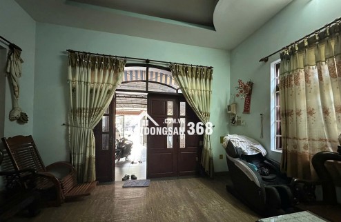 Bán nhà mặt tiền Dương Công Khi, Hóc Môn. DT 200m2, 3 tầng, 6PN. Sổ hồng, giá 15 tỷ.