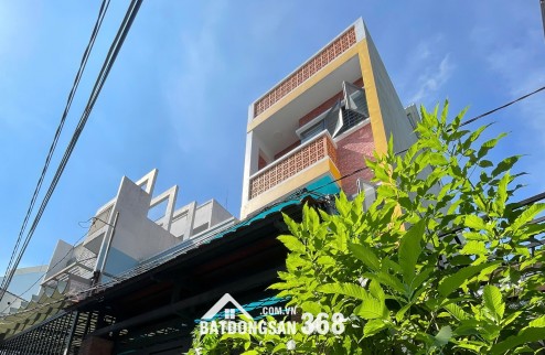 Nhà ngang 5m, hẻm 1 xẹt sát Đỗ Xuân Hợp, Phước Long B (Q9 cũ), 3 tầng kiên cố, giá chỉ 5 tỷ.