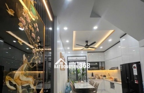 Hẻm 6m đường 3/2 – Quận 10, liên thông Điện Biên Phủ – cách ngã tư Lê Hồng Phong chỉ 100m.