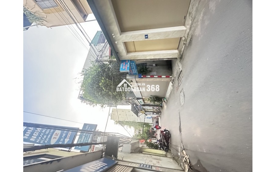 Bán đất Phố Trạm, Ngõ Thông oto, 50m ngay aeomall. LH 0936123469