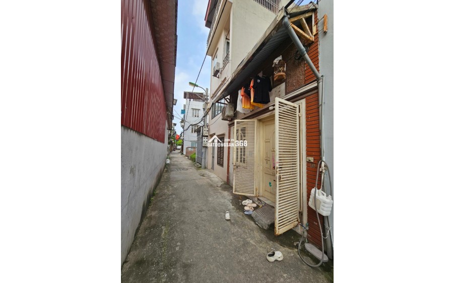 Bán nhà C4 Ngọc Thuỵ 35m lô góc oto qua nhà chỉ 4 tỷ hơn xíu. LH 0936123469