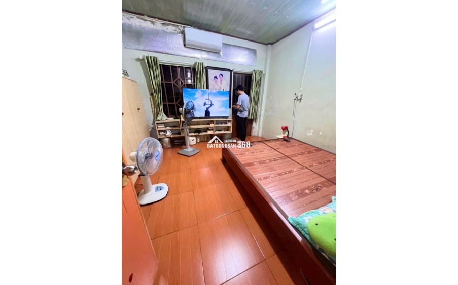 Bán nhà P Vip Tân Sơn Nhì, Hẻm gần 4m thoáng, 32m2 KLG, 2 tầng, Chỉ 3 tỷ nhỉnh TL