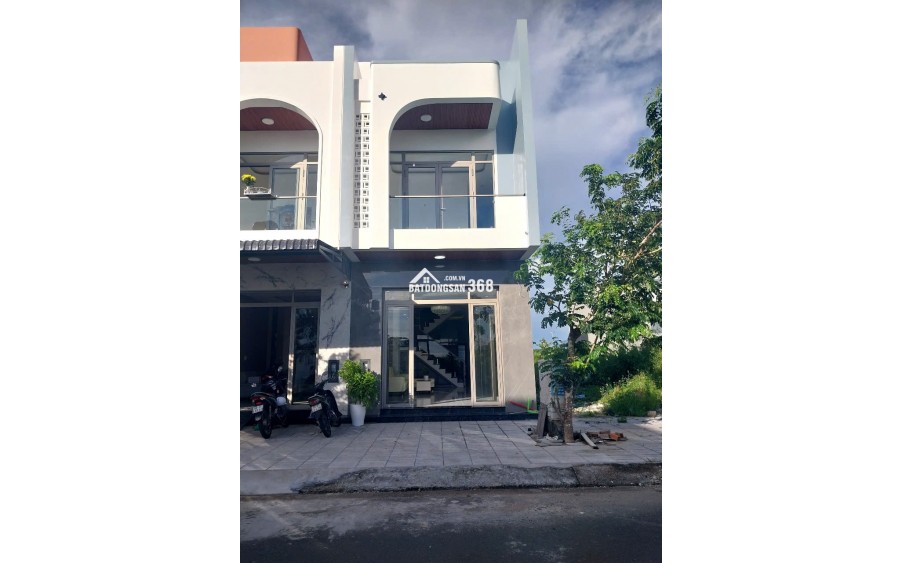 Bán nhà lô C4 đường số 2 cạnh với đường Tú Xương KĐT Tây Bắc.