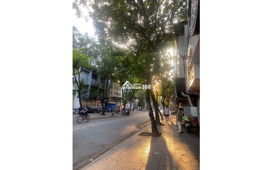 Bán TT Đống Đa - ô tô đỗ cửa - DT sổ hiếm - DT sử dụng 150m2 - tầm tiền cạnh tranh nhà đất